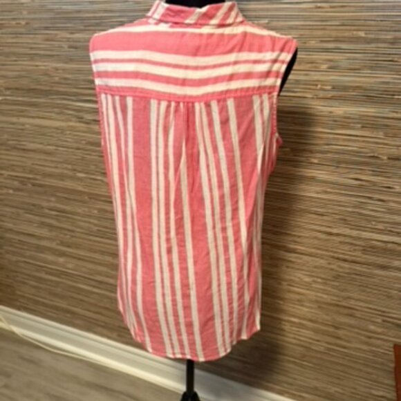 Linen and Cotton Sleeveless Shirt - Picture 2 of 3